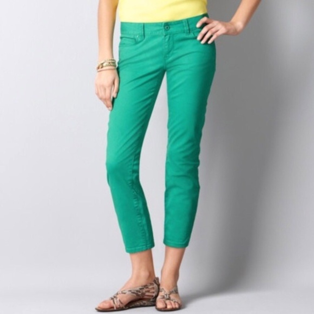 Green LOFT crop pants/capris